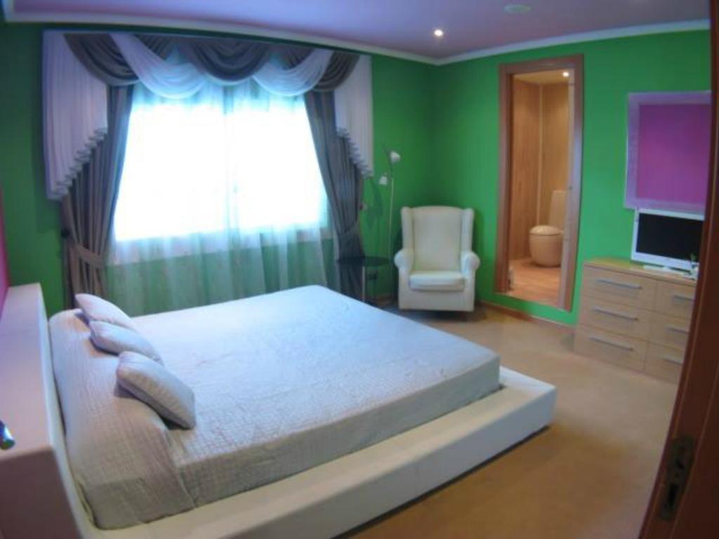 Bed And Breakfast Colom Cambrils Room photo